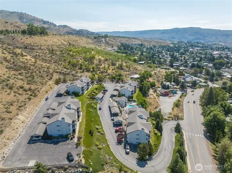 808 W Manson Highway Chelan WA 98816