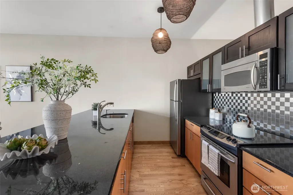 2717 Western Avenue Seattle WA 98121