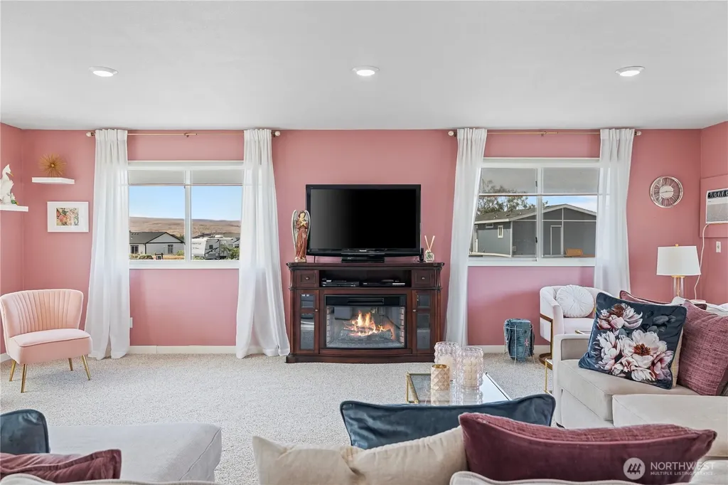 407 Summer Place S Mattawa WA 99349