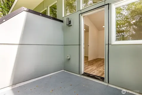 3855 21st Avenue SW Seattle WA 98106