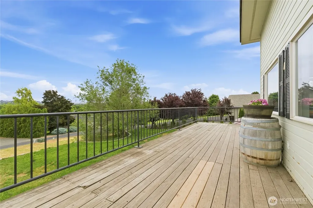 1605 S 80th Avenue Yakima WA 98902
