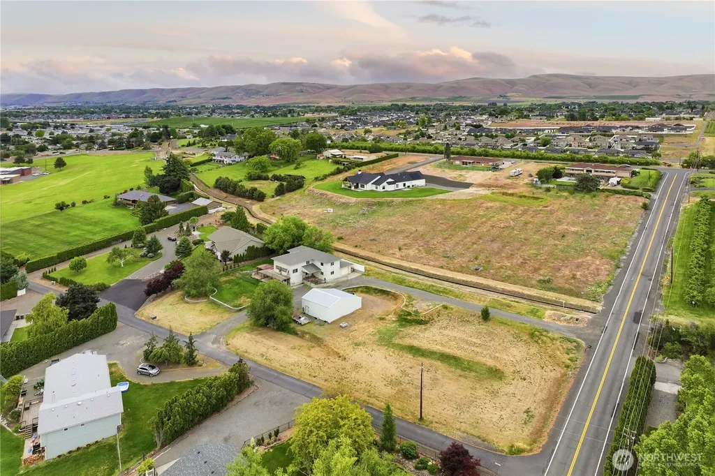 1605 S 80th Avenue Yakima WA 98902
