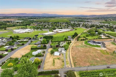 1605 S 80th Avenue Yakima WA 98902