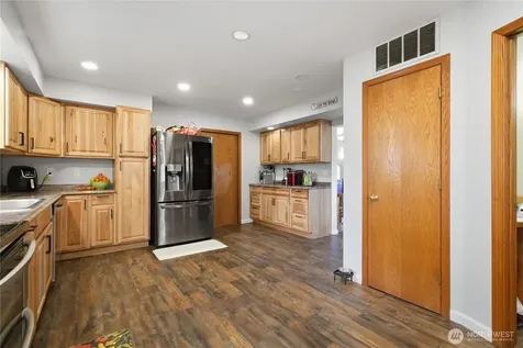 1605 S 80th Avenue Yakima WA 98902
