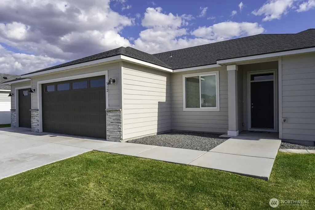 912 7th Avenue NE Ephrata WA 98823