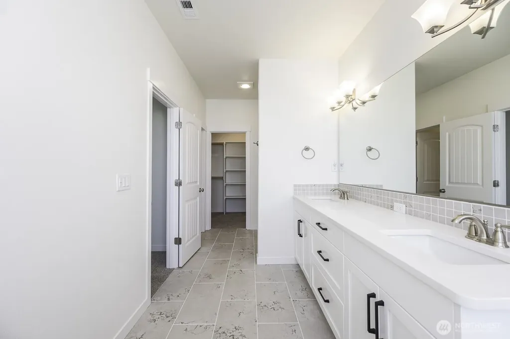 912 7th Avenue NE Ephrata WA 98823