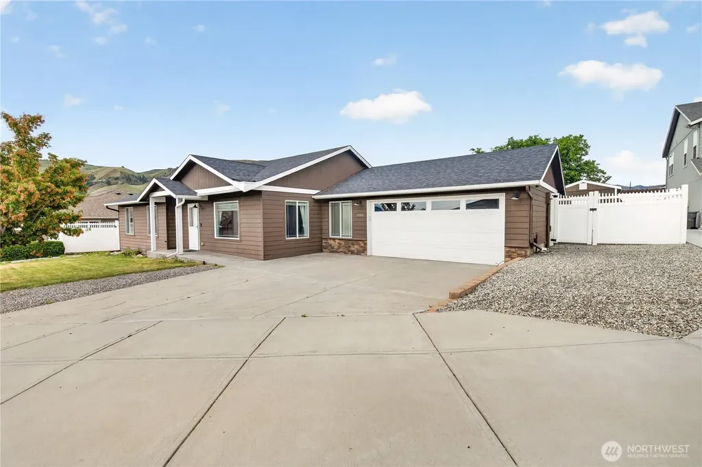 586 S James Avenue East Wenatchee WA 98802