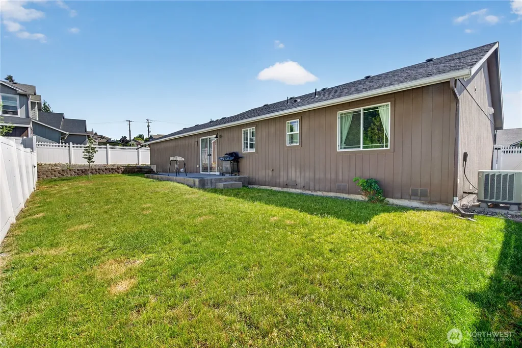 586 S James Avenue East Wenatchee WA 98802