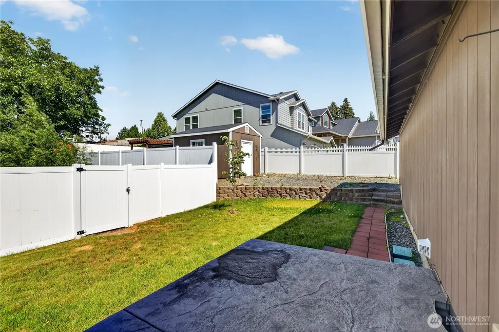586 S James Avenue East Wenatchee WA 98802