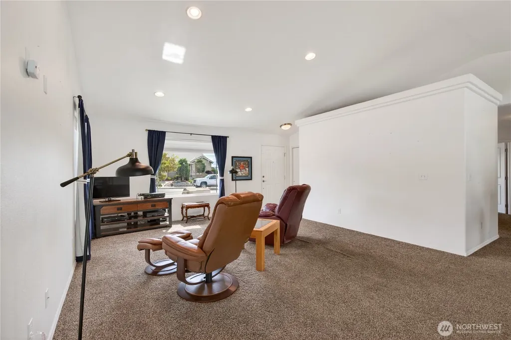 586 S James Avenue East Wenatchee WA 98802