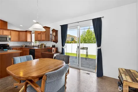 586 S James Avenue East Wenatchee WA 98802