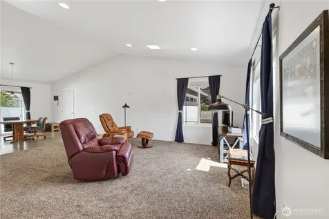 586 S James Avenue East Wenatchee WA 98802
