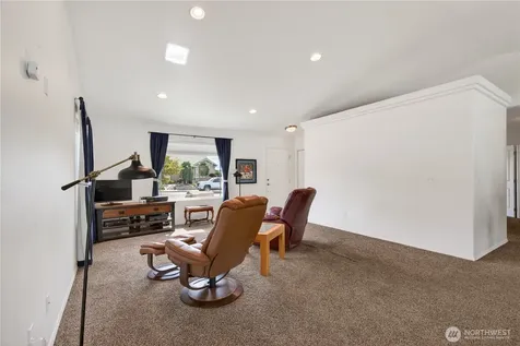 586 S James Avenue East Wenatchee WA 98802