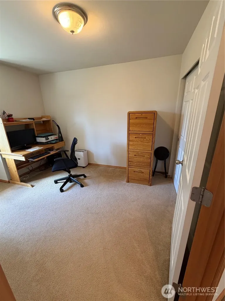 22615 W 44th Avenue Mountlake Terrace WA 98043