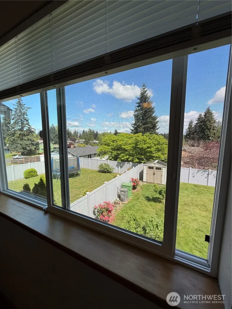 22615 W 44th Avenue Mountlake Terrace WA 98043