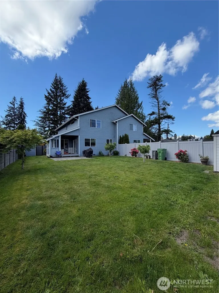 22615 W 44th Avenue Mountlake Terrace WA 98043