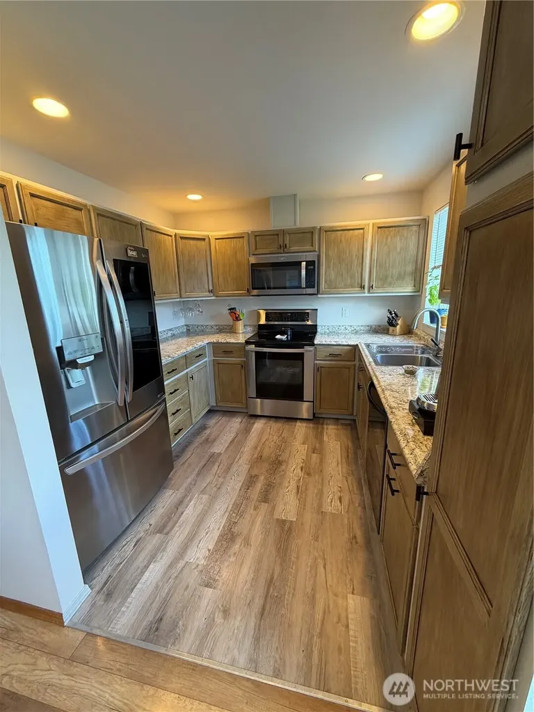22615 W 44th Avenue Mountlake Terrace WA 98043