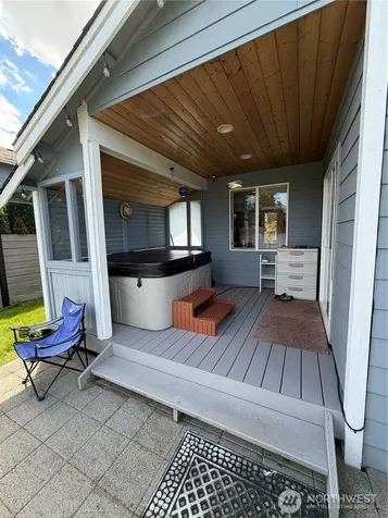 22615 W 44th Avenue Mountlake Terrace WA 98043