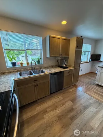 22615 W 44th Avenue Mountlake Terrace WA 98043
