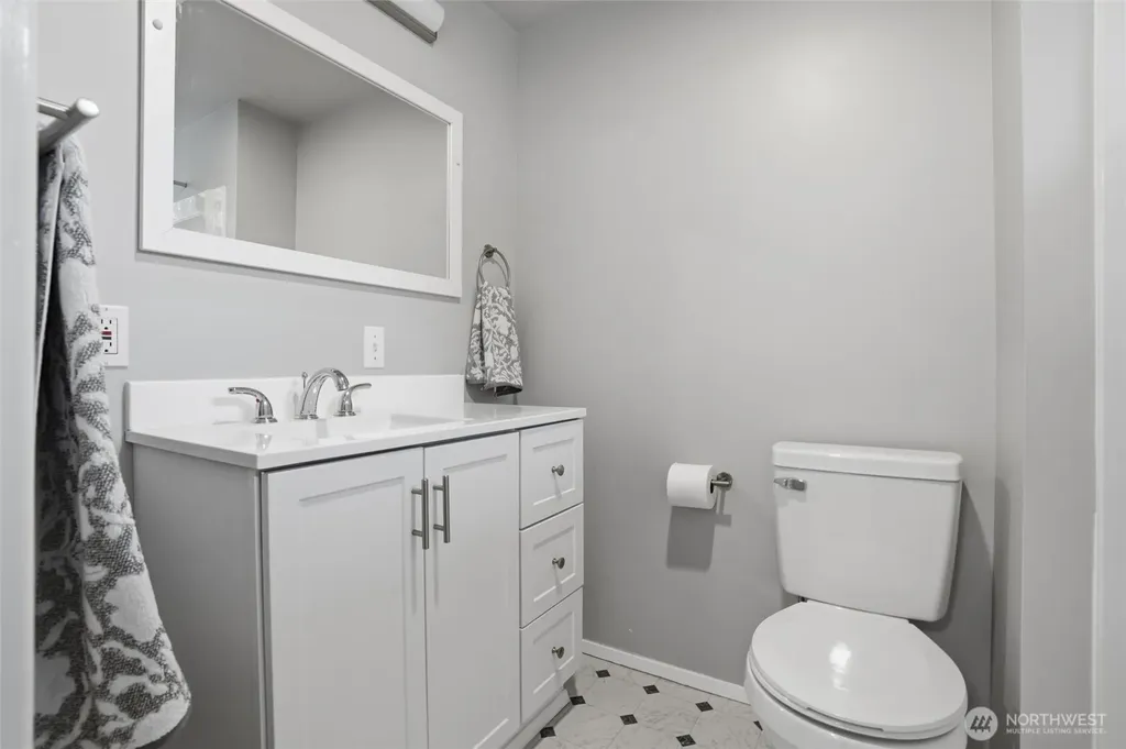 1110 NW Brite Star Lane Poulsbo WA 98370