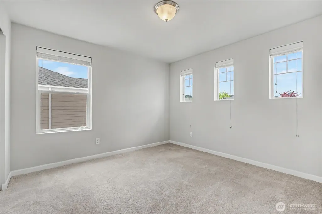 214 Fielding Street NE Orting WA 98360