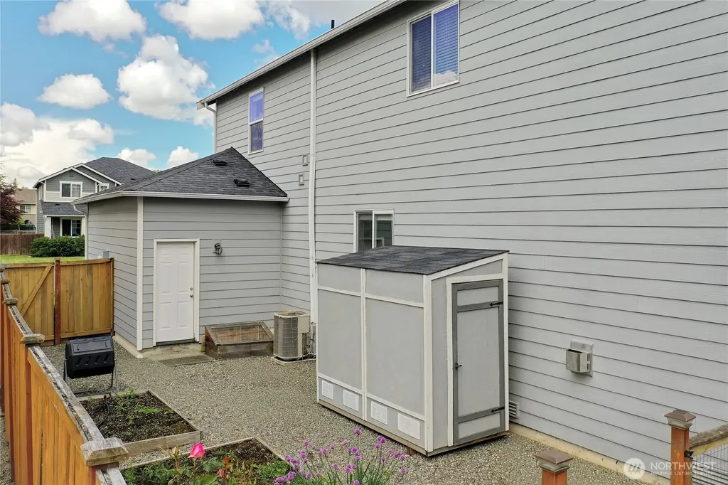 214 Fielding Street NE Orting WA 98360