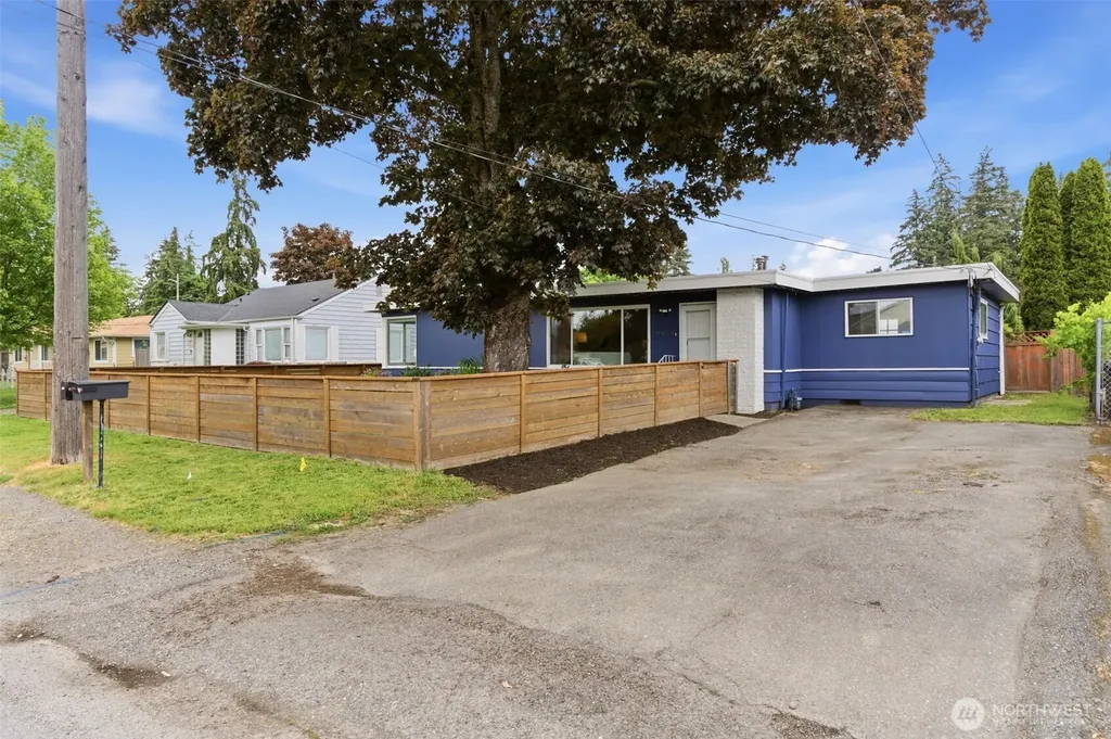 8423 E D Street Tacoma WA 98445