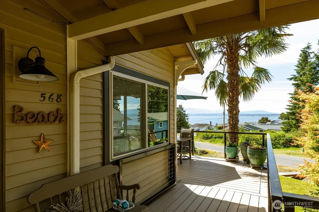568 Dolphin Drive Freeland WA 98249