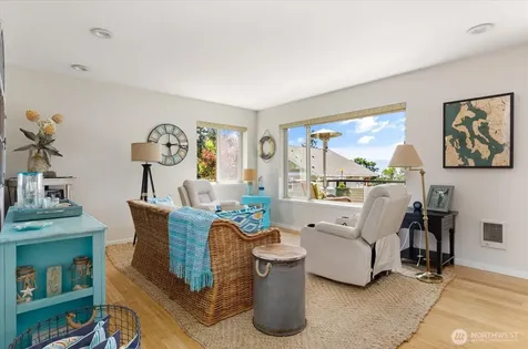 568 Dolphin Drive Freeland WA 98249