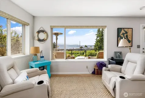 568 Dolphin Drive Freeland WA 98249