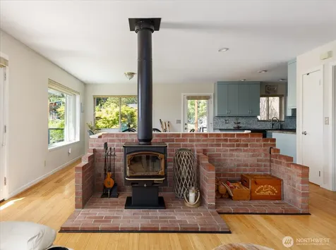 568 Dolphin Drive Freeland WA 98249