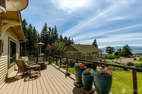568 Dolphin Drive Freeland WA 98249