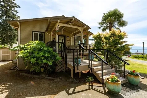 568 Dolphin Drive Freeland WA 98249