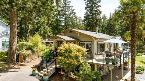 568 Dolphin Drive Freeland WA 98249