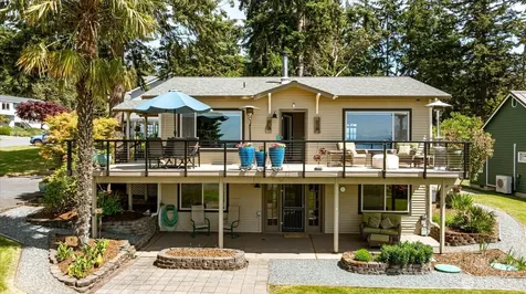 568 Dolphin Drive Freeland WA 98249