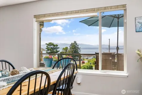 568 Dolphin Drive Freeland WA 98249