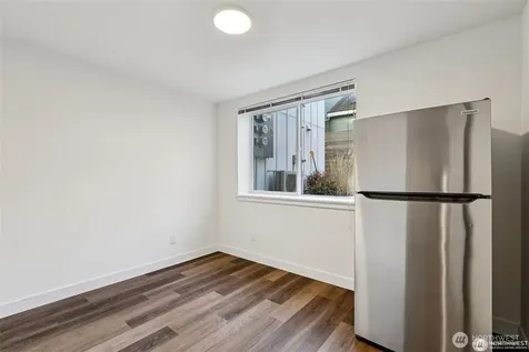 5255 Brooklyn Avenue NE Seattle WA 98015