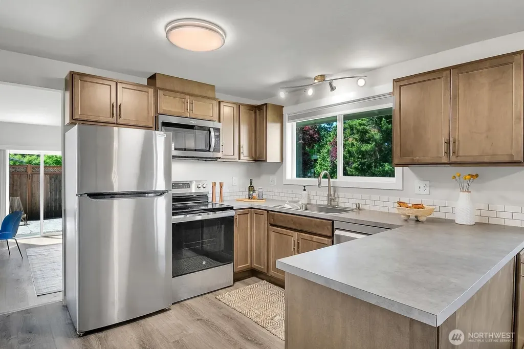 8305 214th Place SW Edmonds WA 98026
