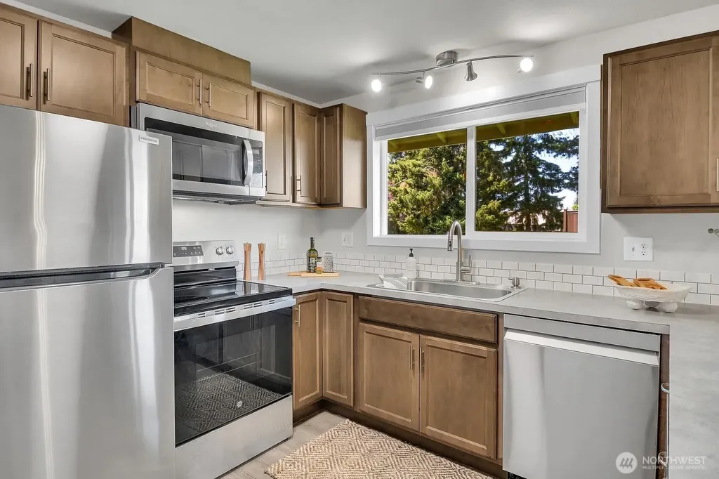 8305 214th Place SW Edmonds WA 98026