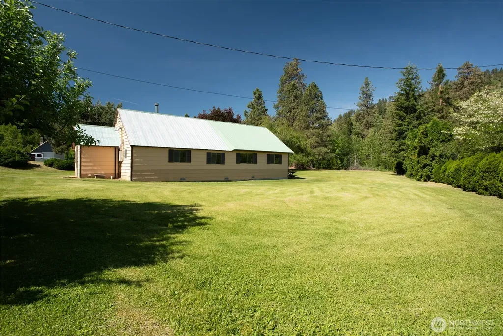 7220 Us Highway 97 Peshastin WA 98847