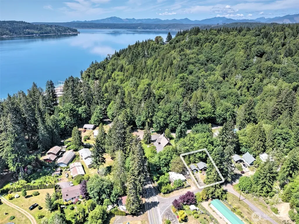 31 Spar Tree Drive Tahuya WA 98588