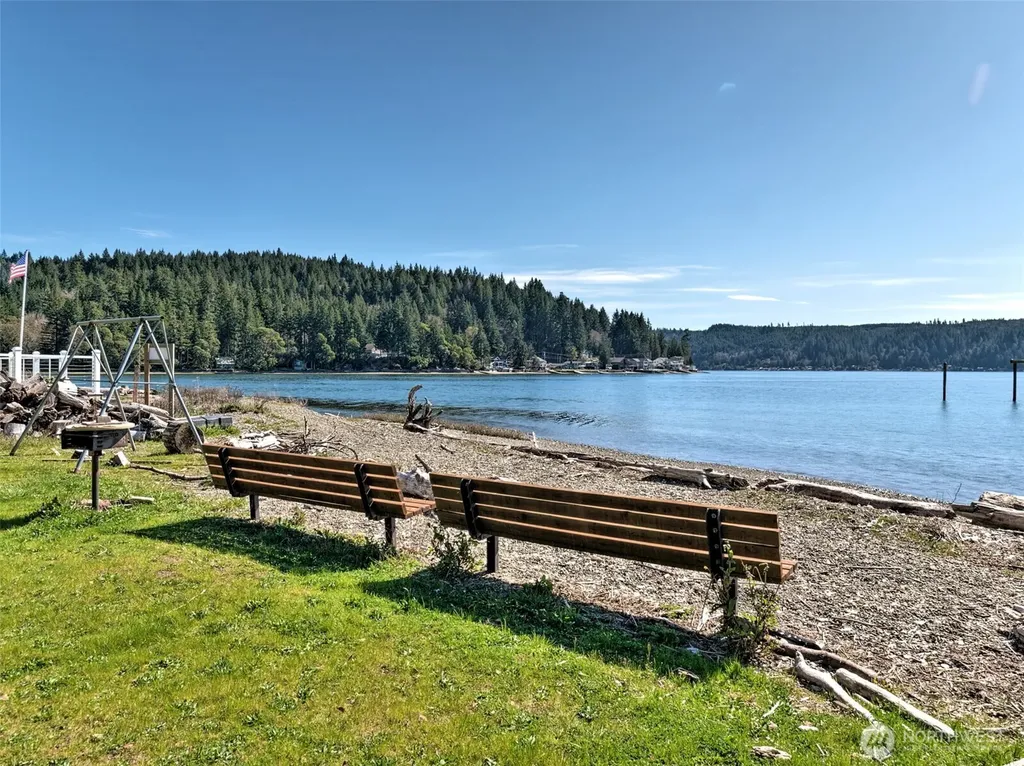 31 Spar Tree Drive Tahuya WA 98588