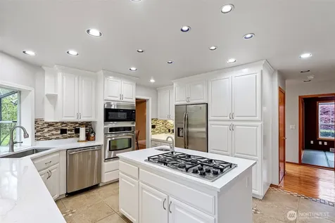 2121 90th Street E Tacoma WA 98445