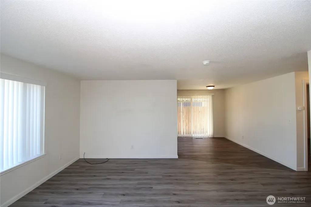 322 7th Street SW Puyallup WA 98371