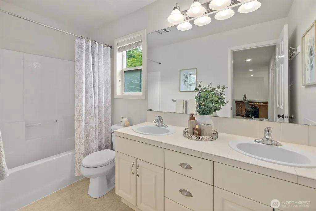 1021 271st Avenue SE Sammamish WA 98075