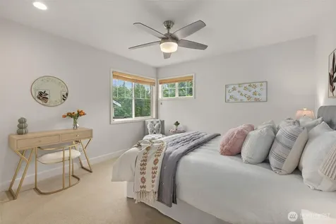 1021 271st Avenue SE Sammamish WA 98075