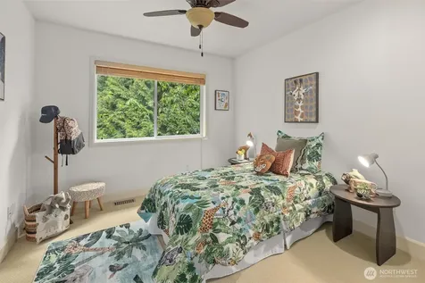 1021 271st Avenue SE Sammamish WA 98075