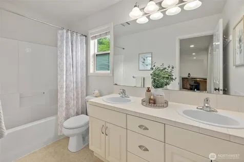 1021 271st Avenue SE Sammamish WA 98075