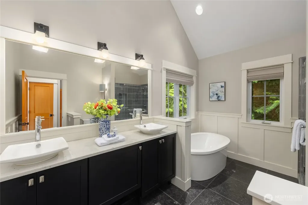 4548 Island Avenue NE Bainbridge Island WA 98110