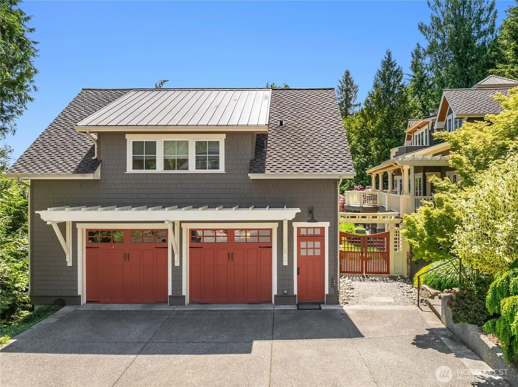 4548 Island Avenue NE Bainbridge Island WA 98110